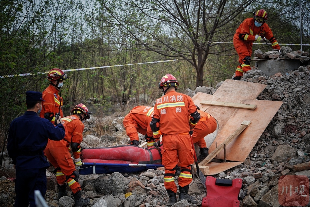 视频丨地震了,迅速集结!直击四川省消防救援总队地震救援实战演练