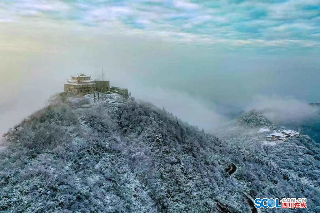 瑞雪兆丰年!广安华蓥山旅游区迎来初冬第一场雪 这些图片美翻了