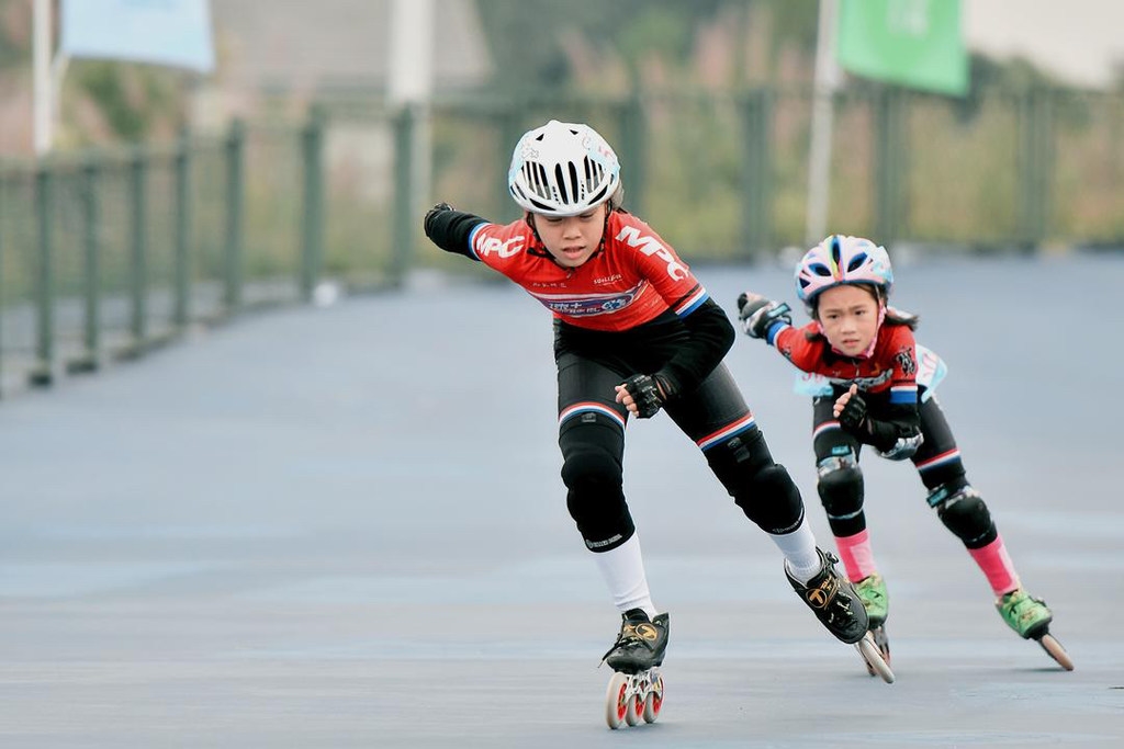年成都市青少年综合轮滑(速度轮滑)锦标赛在成都双流国际轮滑中心举行