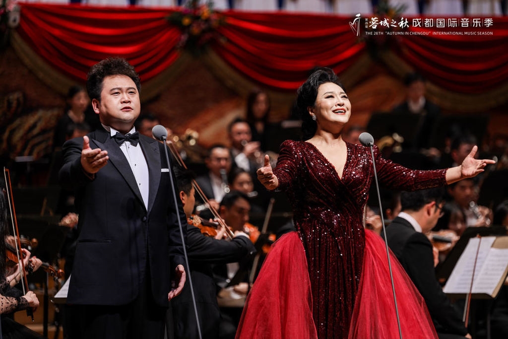 68>68 滚动新闻 68>68正文王丽达与王传亮带来的《高铁来了》