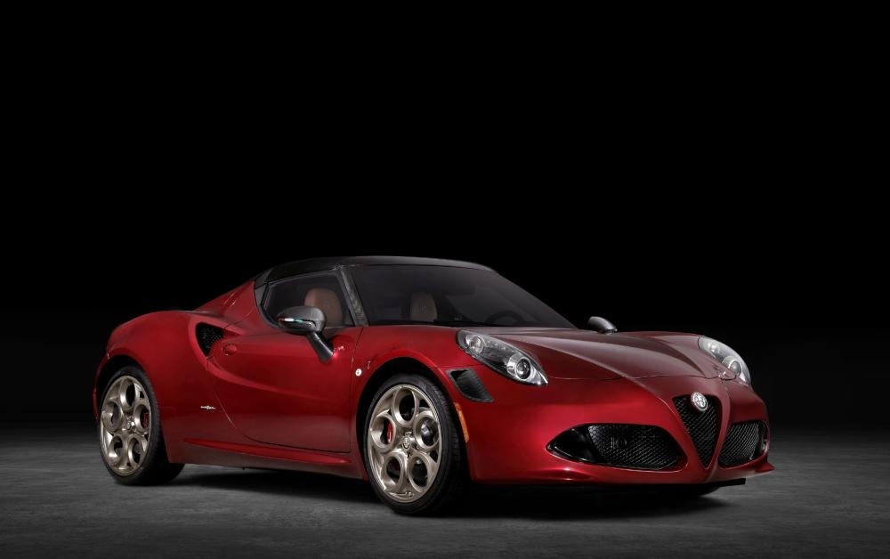 阿尔法·罗密欧发布限量版4c spider 33 stradale tributo