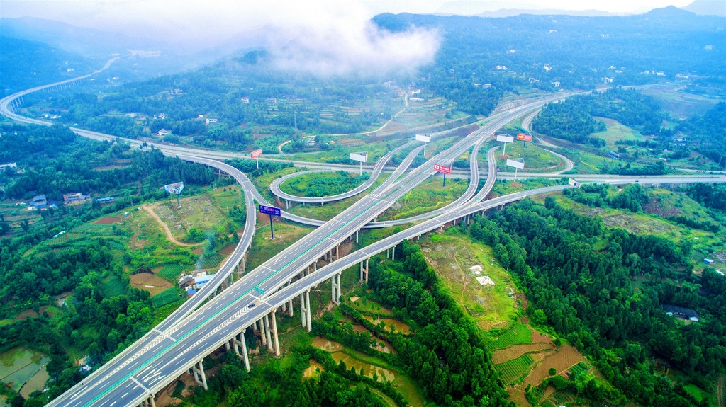 巴广,巴南,巴陕高速公路东兴场立交桥.付海旭 摄