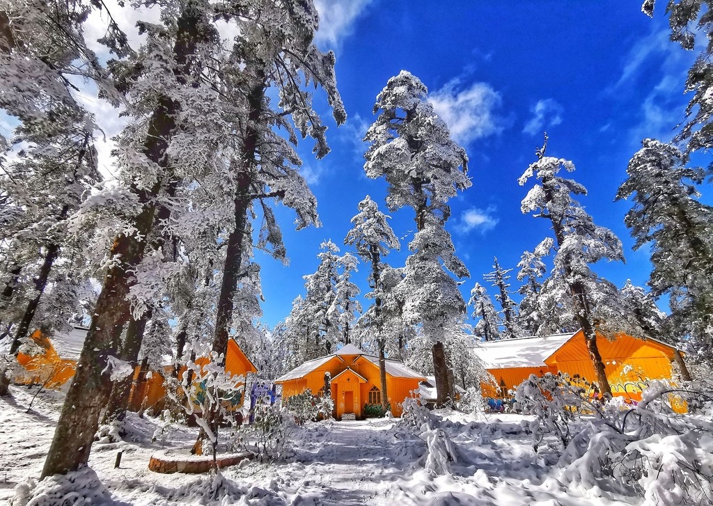 感受南国冰雪世界 2020四川冰雪和温泉旅游节在洪雅瓦屋山举办