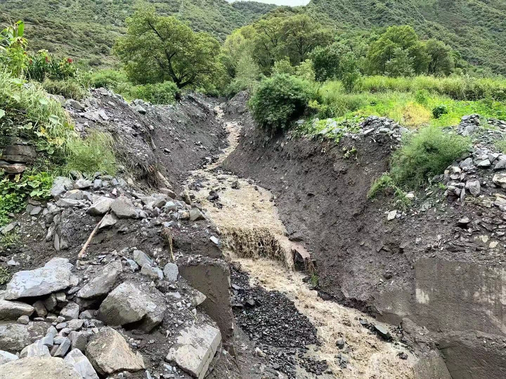 甘孜九龙突发泥石流:11分钟,275人"泥口脱险"