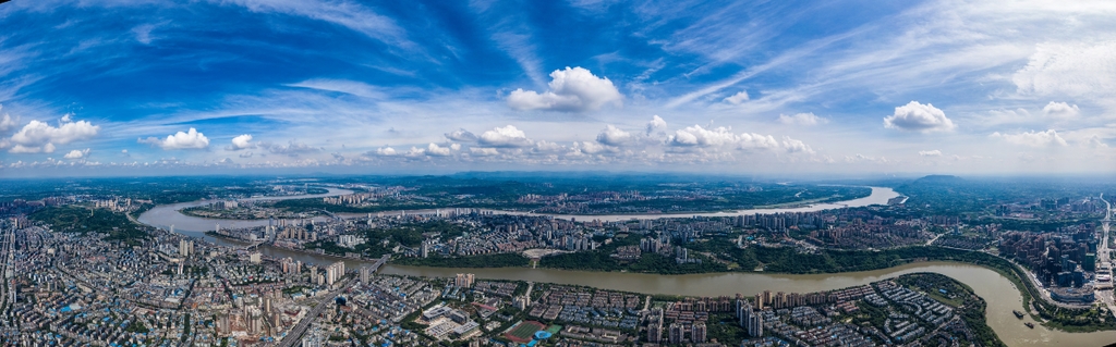 "中国酒城醉美泸州——一座酿造幸福的城市(胡蓉 摄)