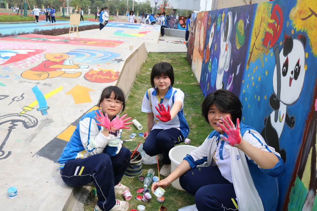 1800余名学生走进新校园 成都市大弯中学初中学校迁新址