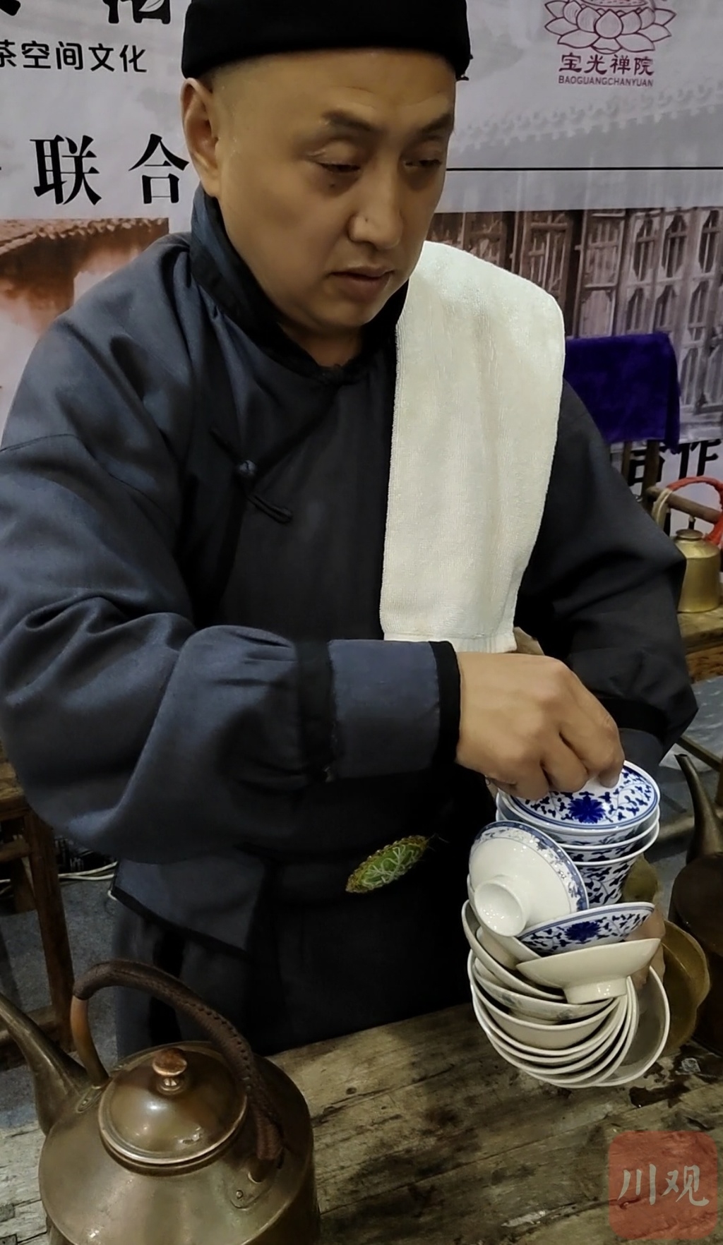 视频|老成都掺茶"茶博士"技惊秋季茶博会