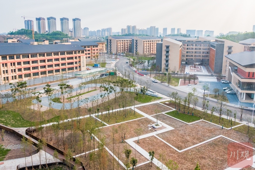 视频内江师范学院新校区一期项目29日完工搬迁工作将于今年底完成