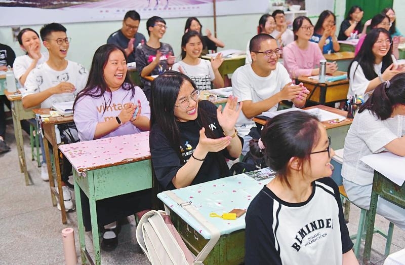 6月5日,內江市資中縣球溪中學高三考生在