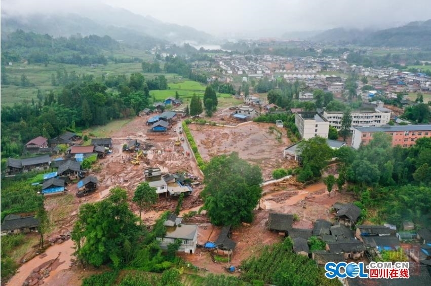 暴雨来袭 芦山纪检干部奔赴在抗洪救灾一线 四川在线