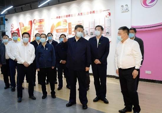 9月16日至18日，中共中央总书记、国家主席、中央军委主席习近平在湖南考察。这是17日下午，习近平在马栏山视频文创产业园，考察园区开展企业党建和内容生产、技术研发、人才培养等。