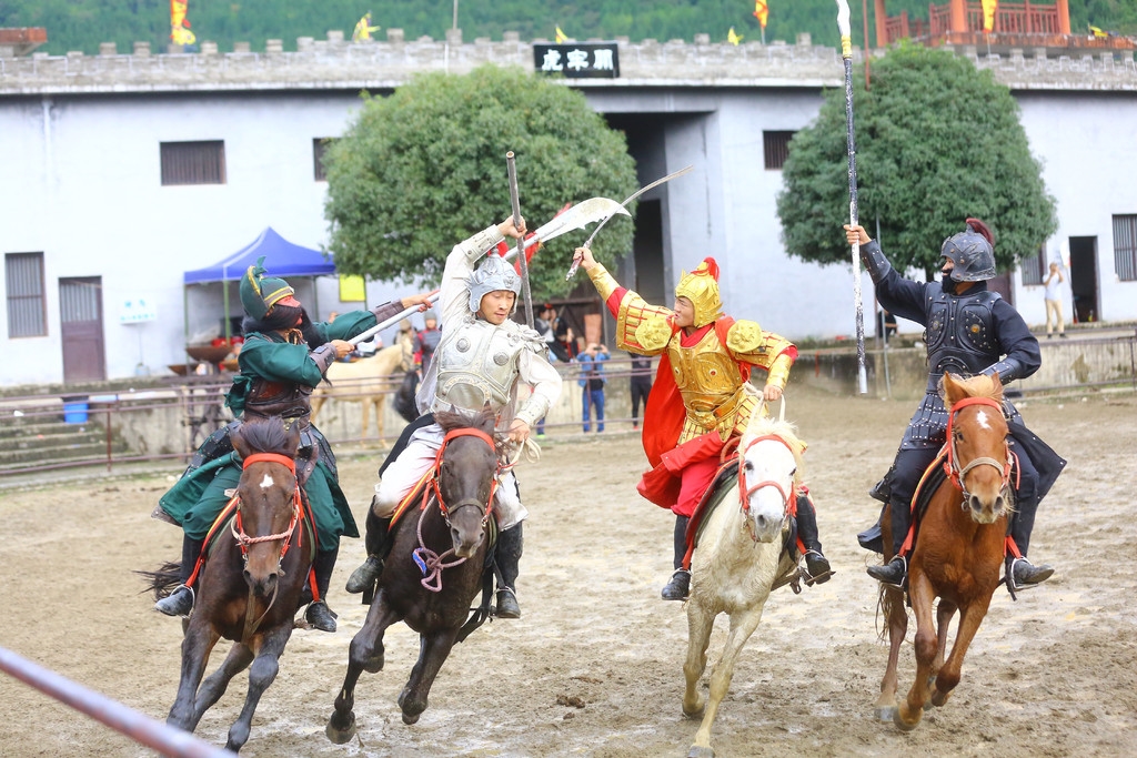 “双节”广元接待游客133万人次 门票收入2000多万元