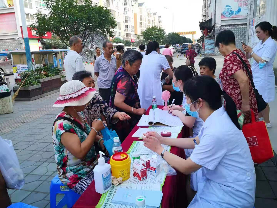 雷火电竞官方网站|签而有约 家庭医生托起居民健康守望(图2)