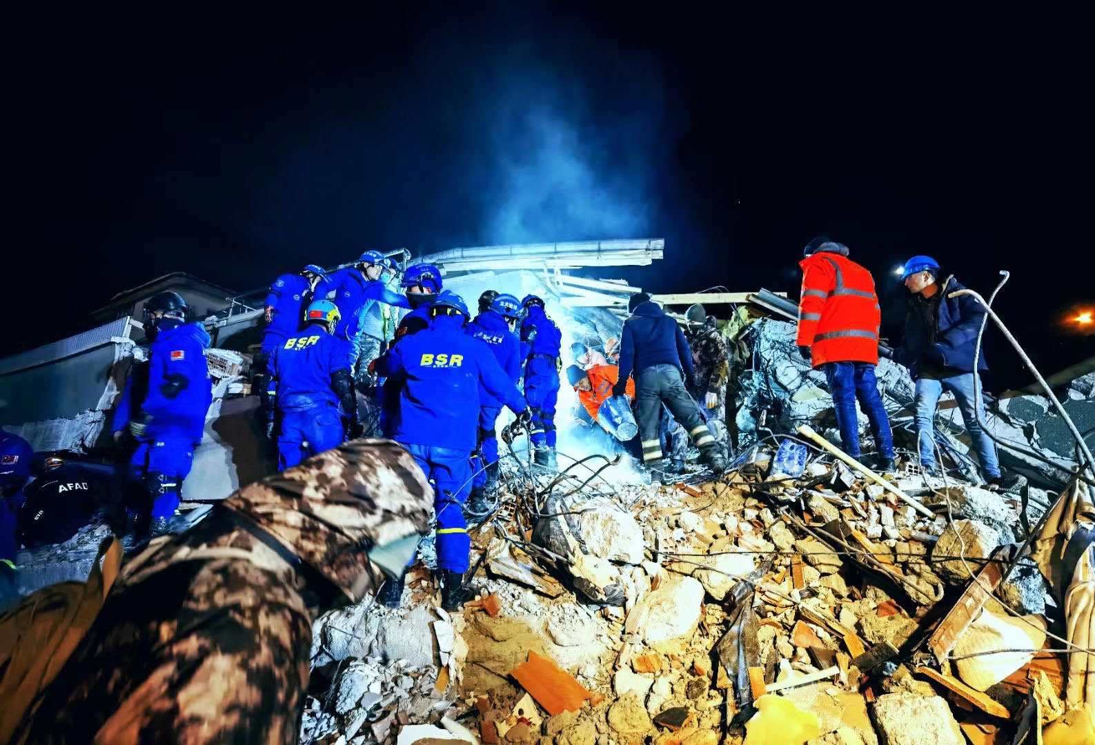 江西人防蓝天救援队赶赴土耳其地震灾区