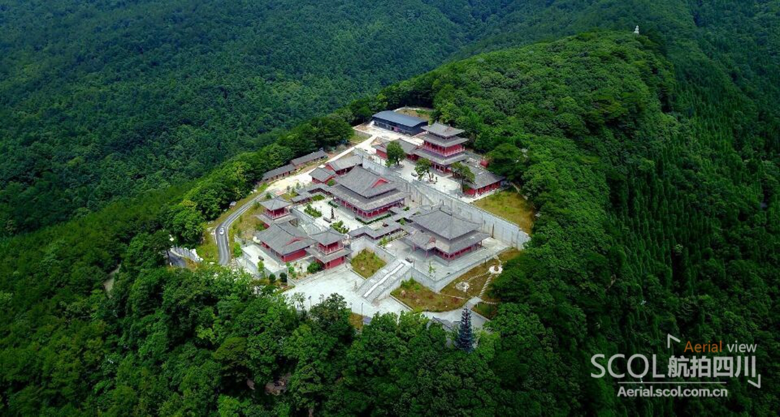 以天空视角俯瞰多彩广元 四川在线