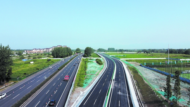 【Kaiyun官方网】成灌高速三隧一互通保通道路通过验收 三座隧道即将开建