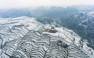 难得一见 空中看四川最美雪景