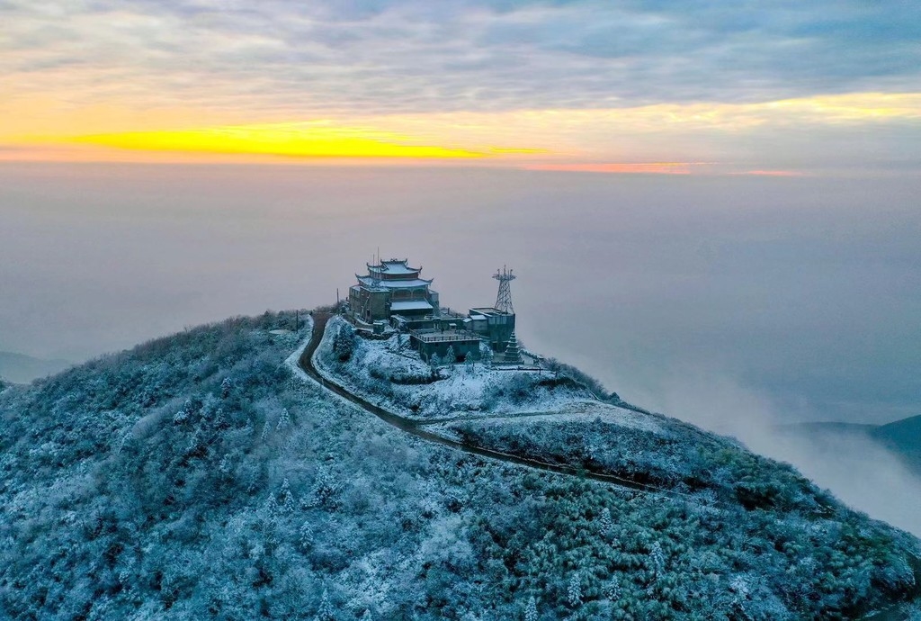 华蓥山雪景