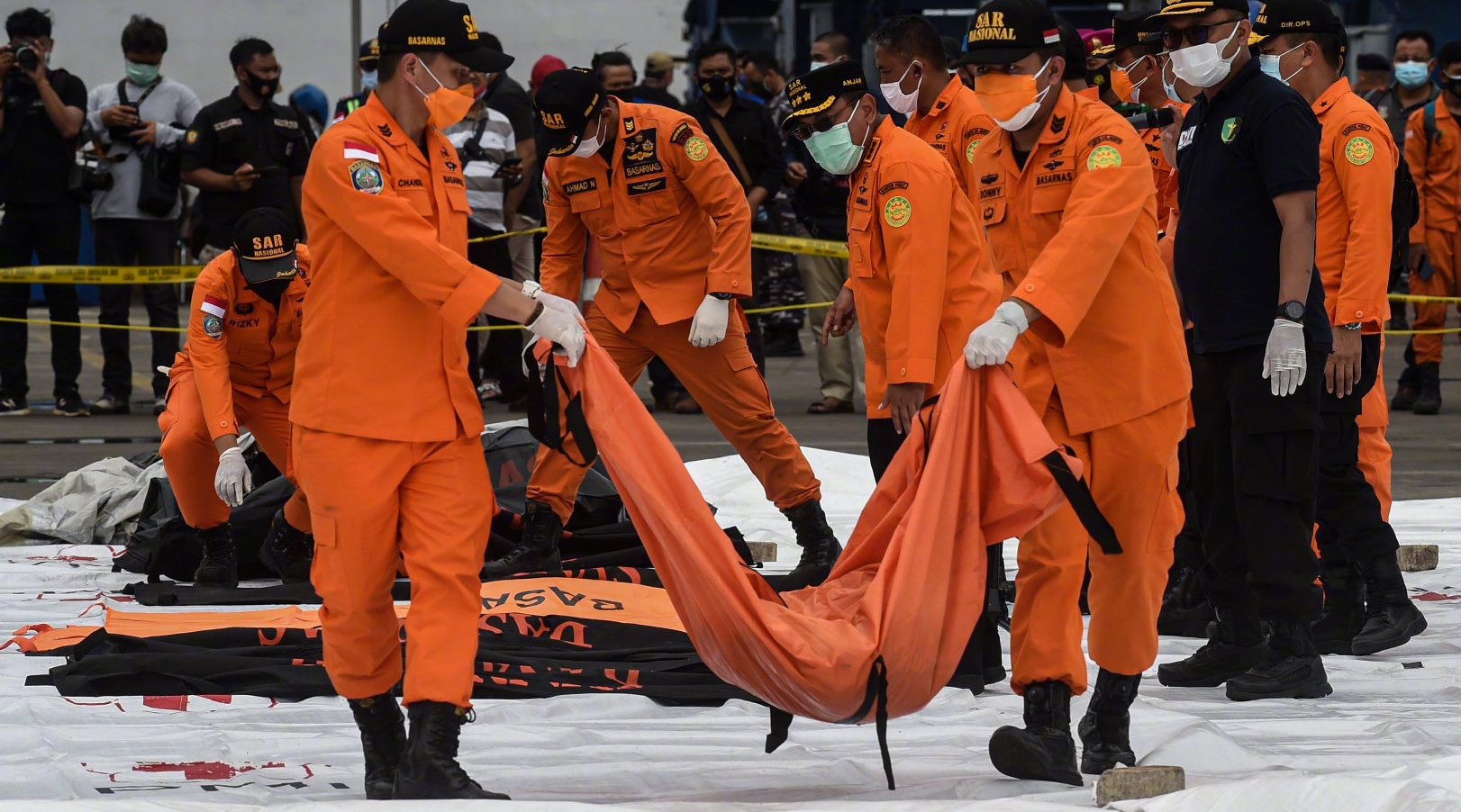 印尼失事客机黑匣子位置确认搜救人员预计不会有生还者了