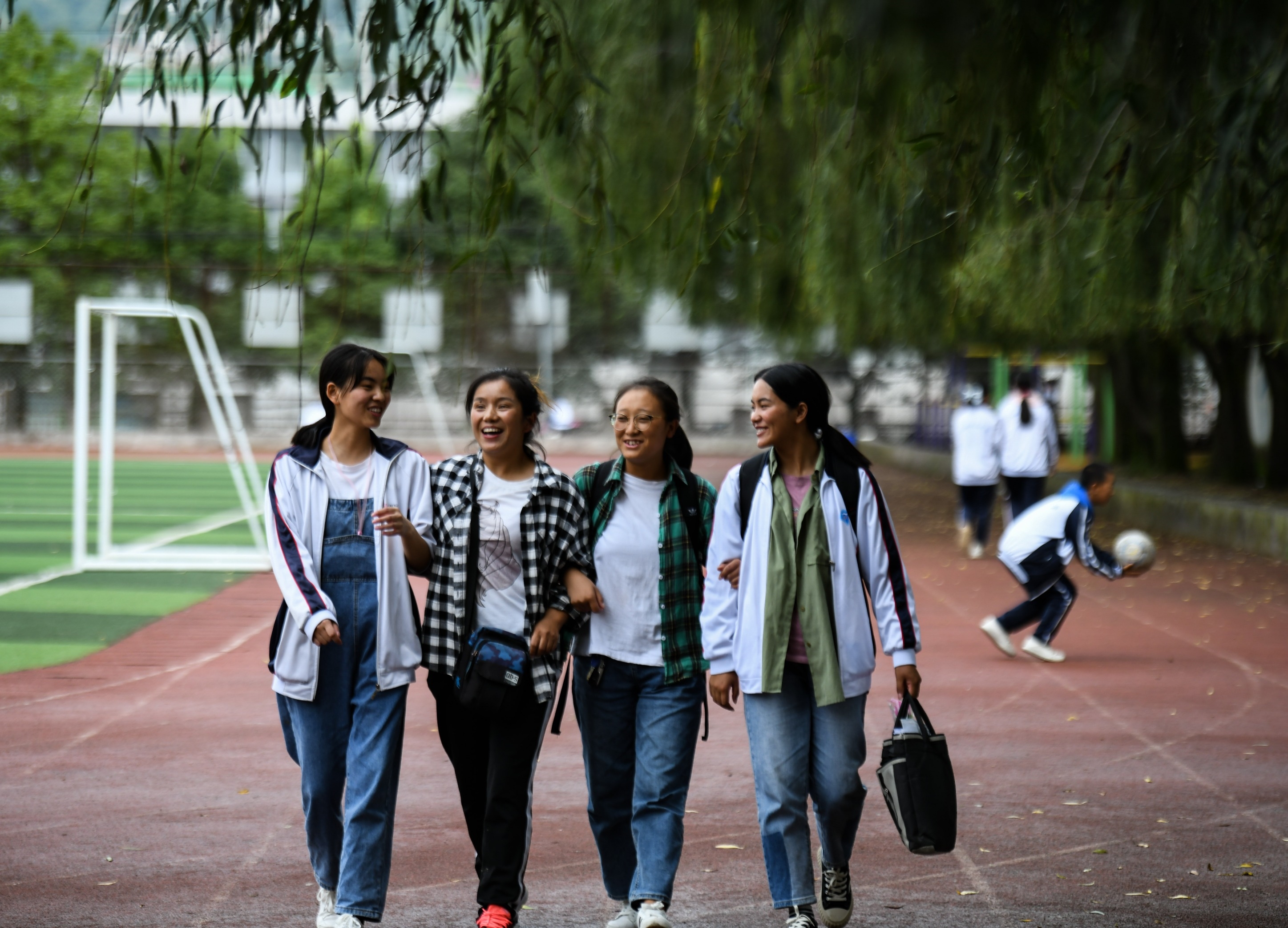 春运母亲背后的彝族女性命运之变