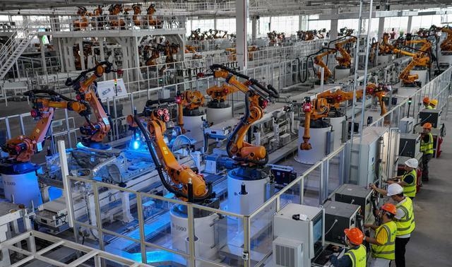 最先进黑灯工厂!恒大汽车基地科技感爆棚