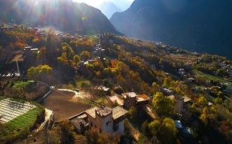 走进中国最美景观村落——中路藏寨