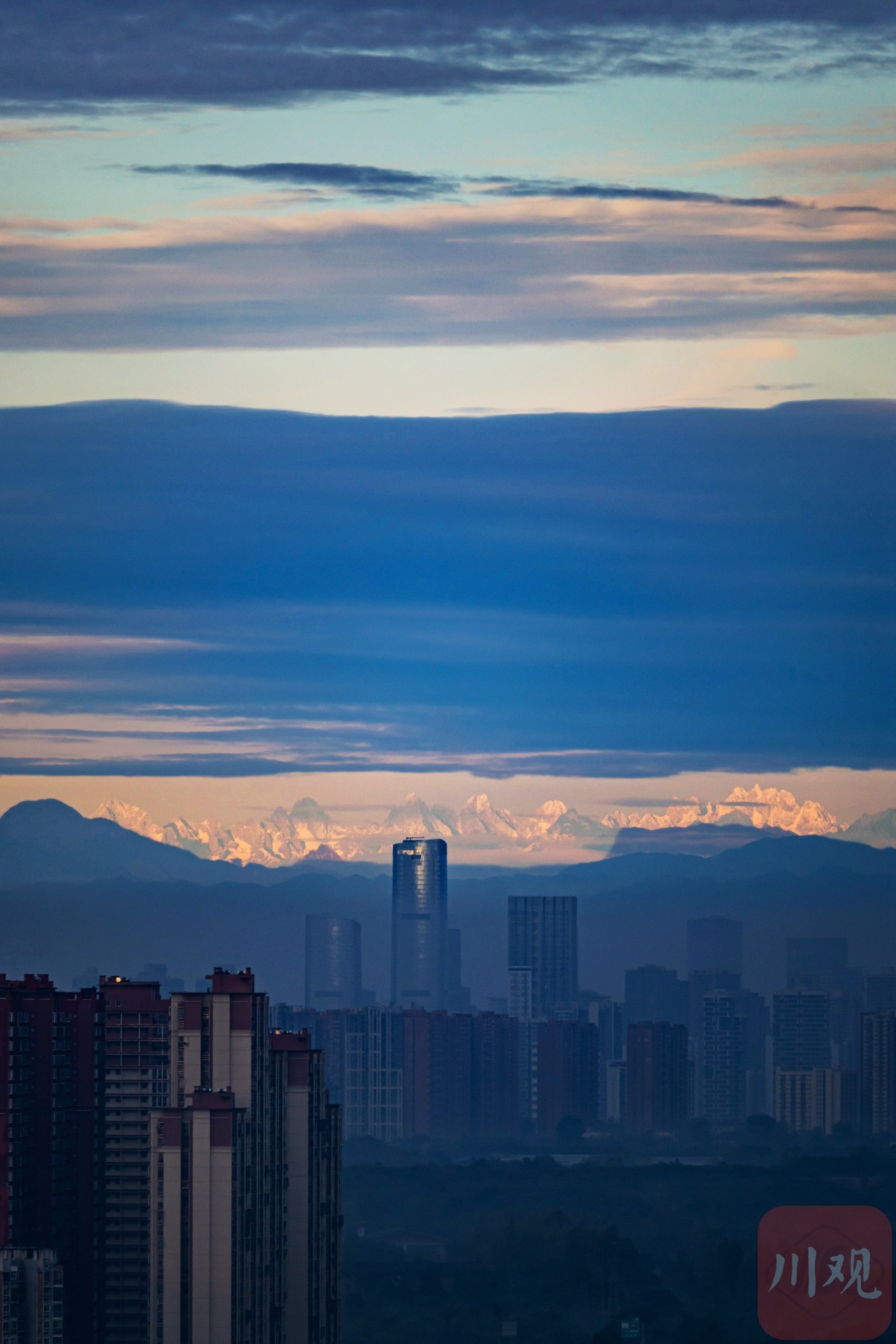 半岛官方下载地址：C视觉云游天府㉔丨雨后成都远山如画(图2)