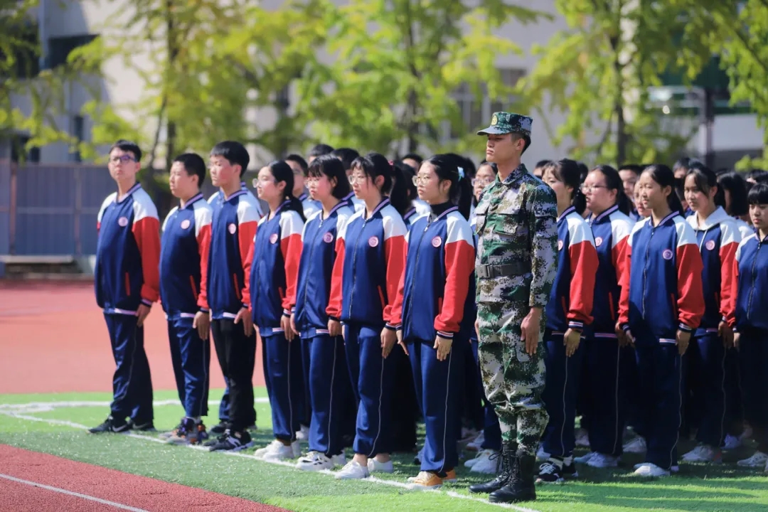 遂宁中学高一年级：国防教育筑梦想，爱国主义荡心间