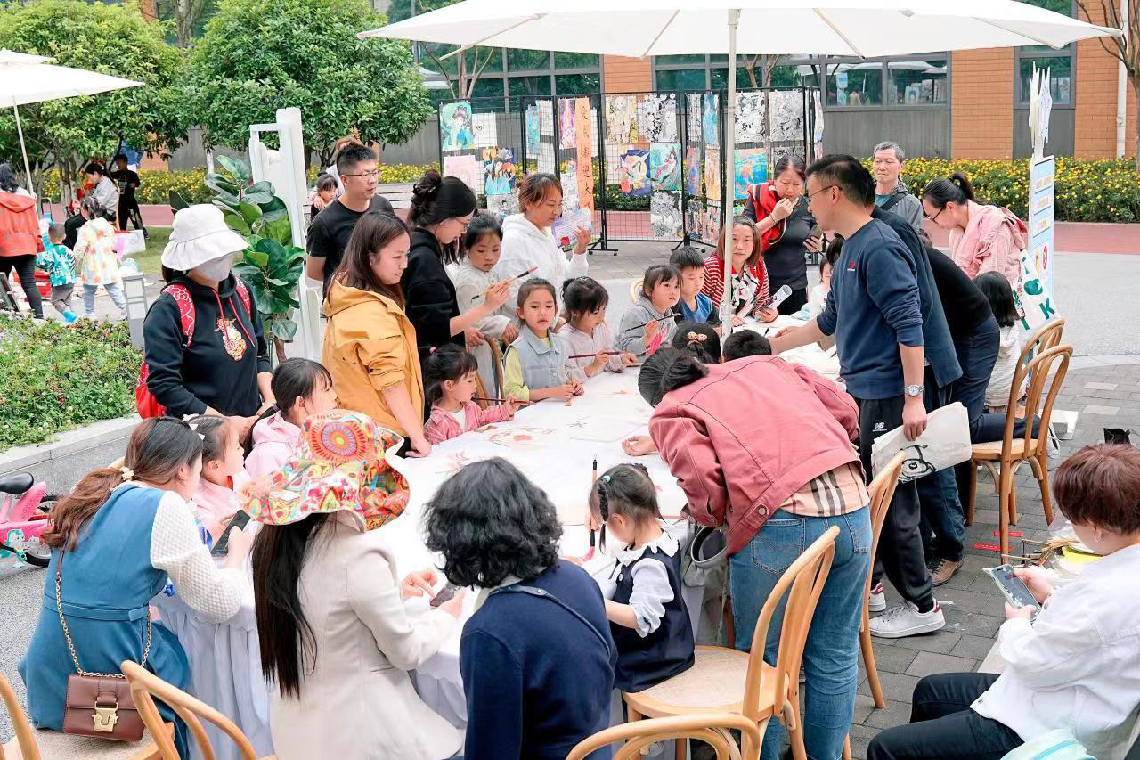 欢乐市集 烟火人间 2023成华友邻荟·社区嘉年华活动完美收官_bat365官网登录(图2)