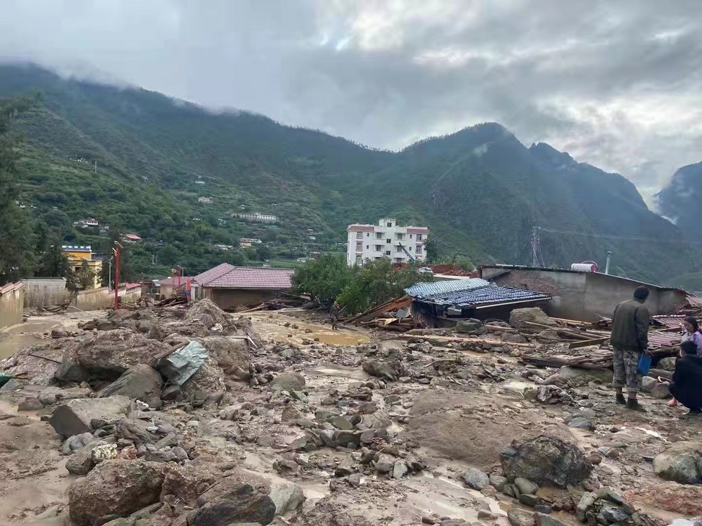 凉山木里多沟齐发泥石流,上千人紧急转移