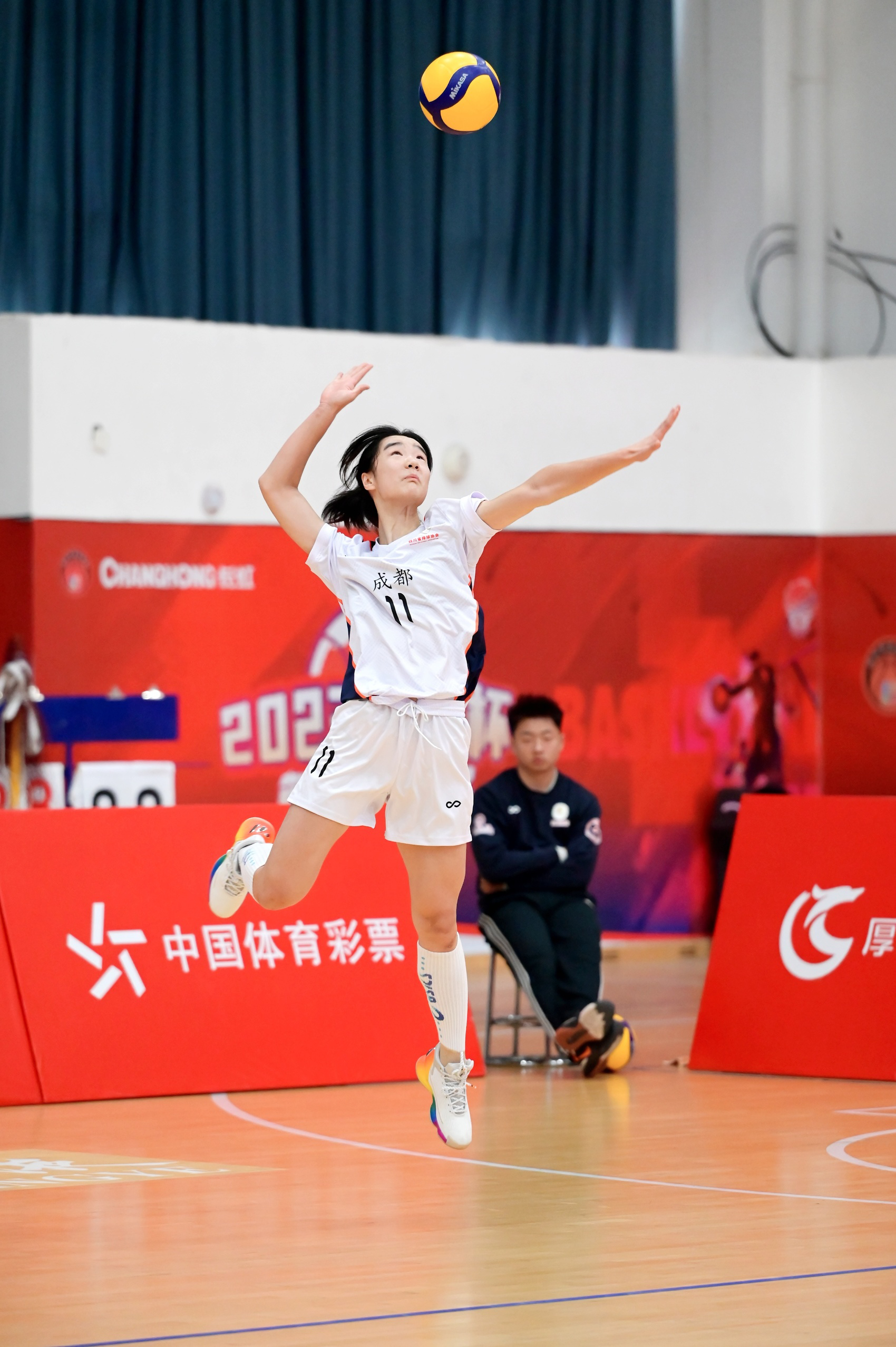 四川三大球城市联赛排球半决赛率先打响