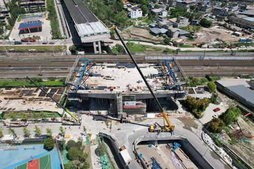 泛亚电竞-双向十车道 成都沙西线改造工程道路建设基本完成(图2)