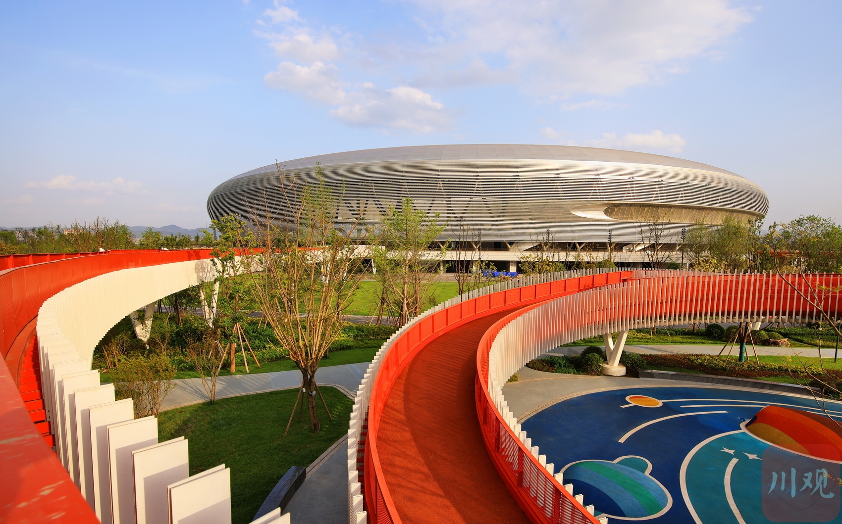 大运场馆探营丨东安湖体育公园：化身“飞碟”的太阳神鸟将飞向哪里？|体育场|成都|大运会_新浪新闻