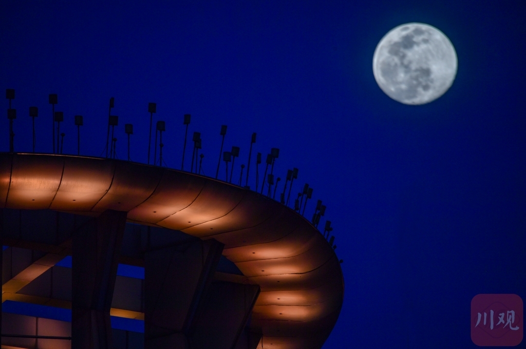 十五圆月当空照,超好看的大月亮来了!