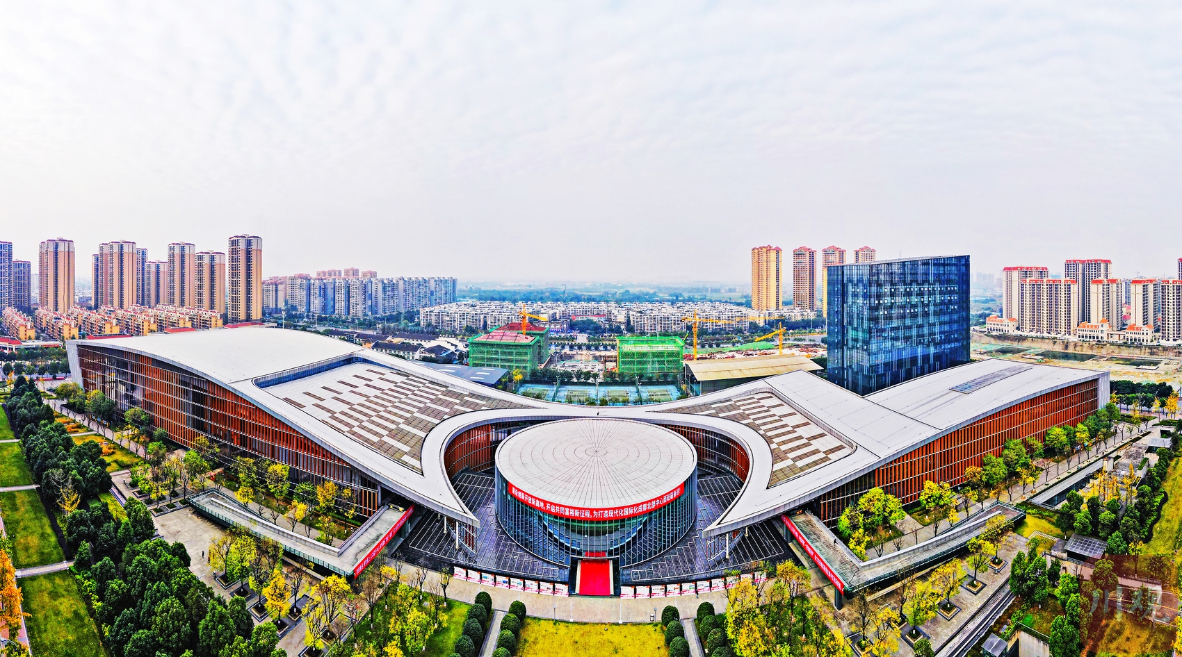 梅州：足球文化公园初具规模，6个崭新足球场真好看_东较场
