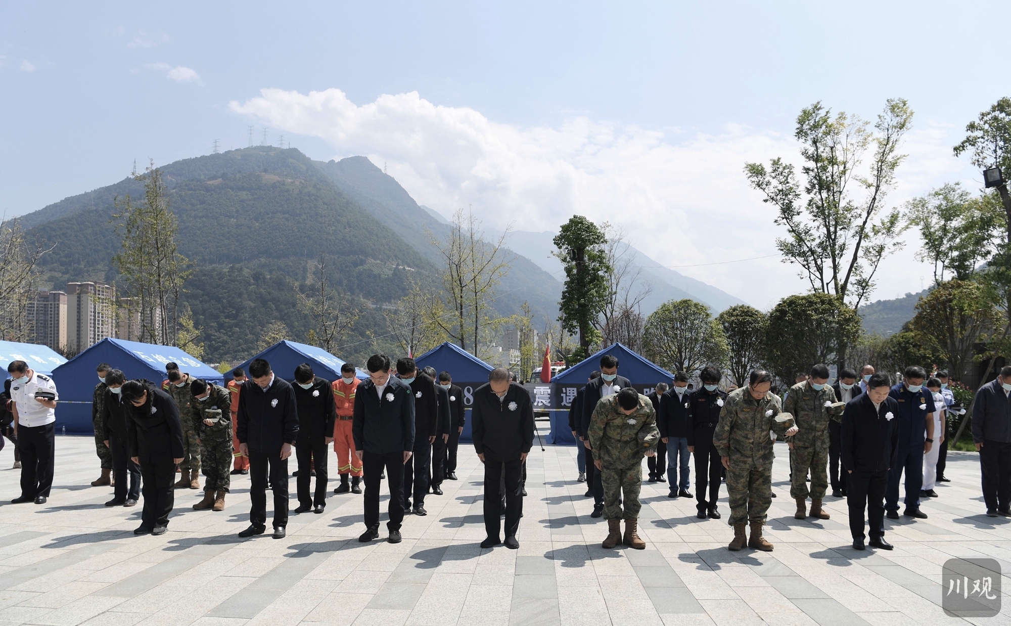 深切哀悼95泸定6 8级地震遇难同胞活动在甘孜雅安举行 王晓晖汪海江黄强参加 四川在线