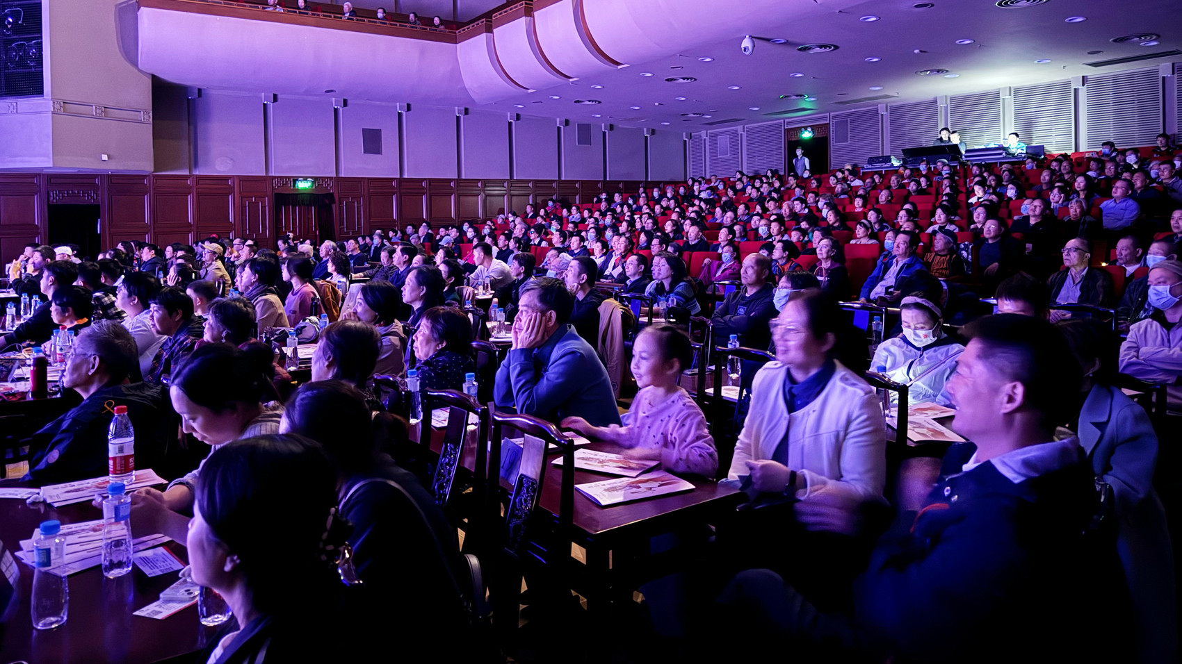 【泛亚电竞官网】四场好戏在北京连台上演 川剧《花自飘零水自流》率先亮相(图6)