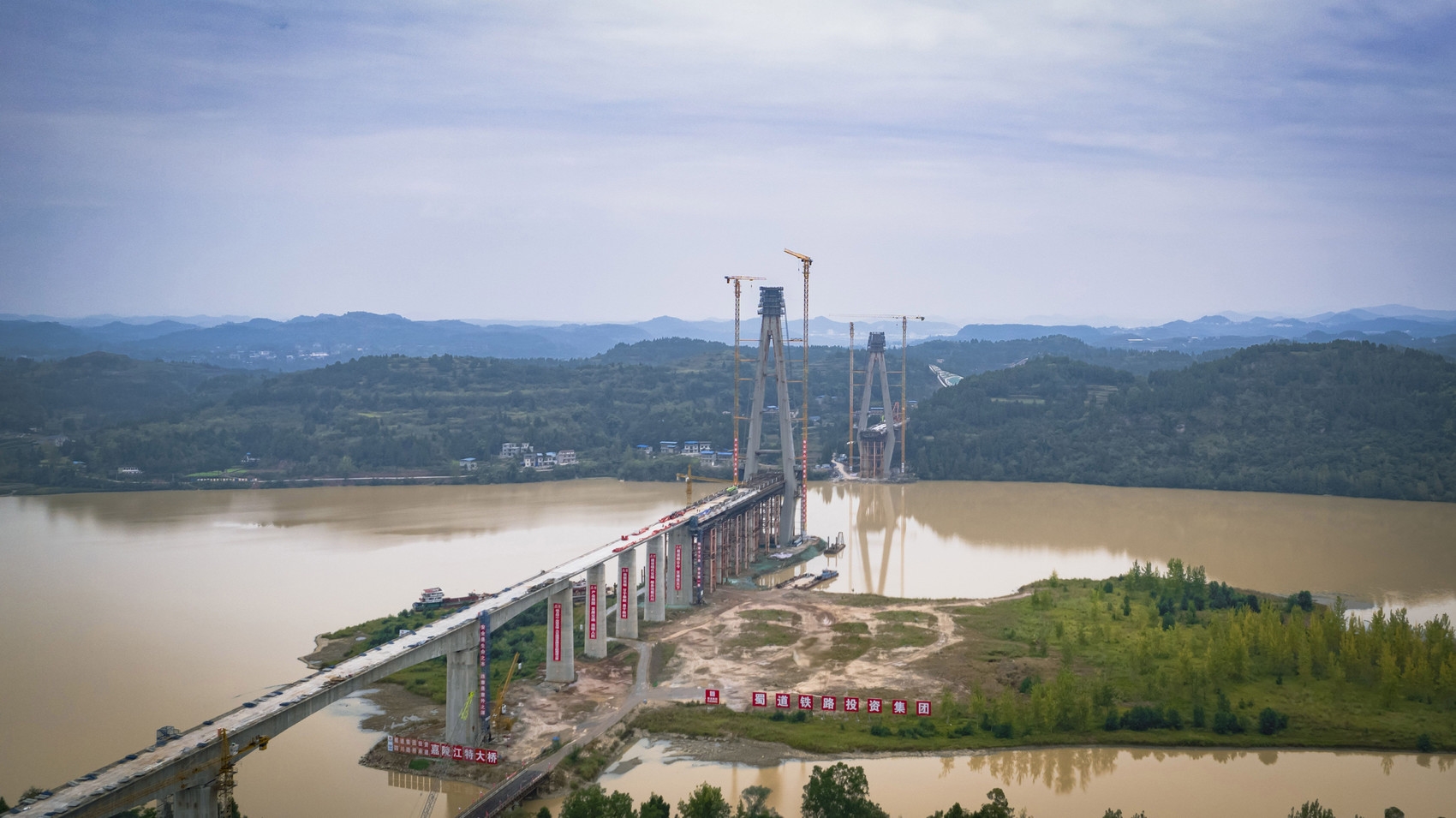 又是一个全国之最！汉巴南铁路嘉陵江特大桥如何破难建成？_四川在线