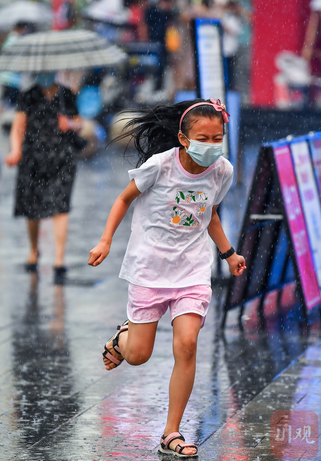 夏天的雨,总是让人措手不及