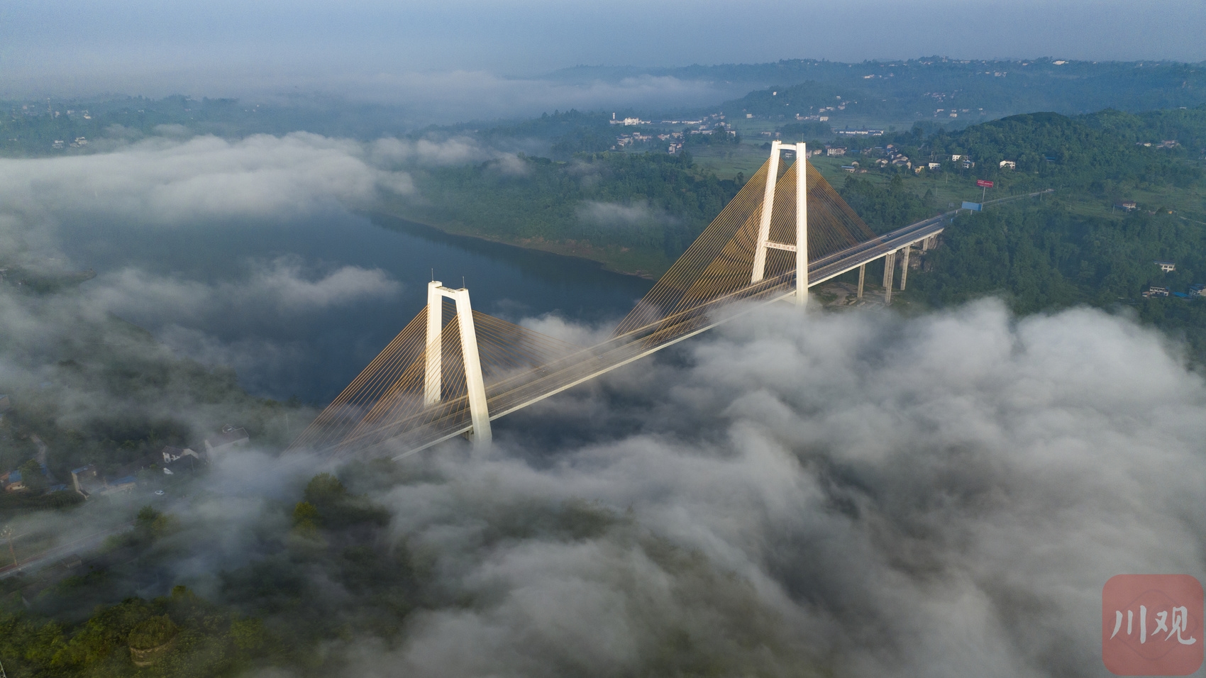在建世界最大跨径拱桥天峨龙滩特大桥实现毫米级精准合龙 建设技术获专家肯定|中国工程院_新浪新闻