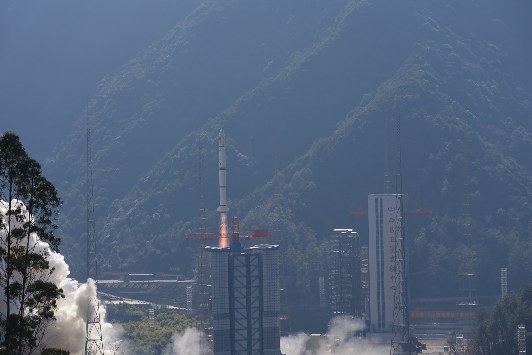 中国将发射爱因斯坦探针卫星 - 知乎