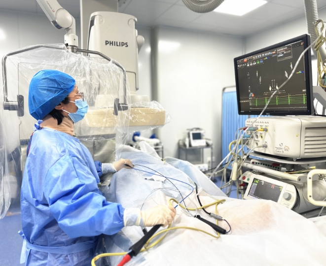 日门诊最高超500人次,日心脏介入手术破20台次,风湿性二尖瓣修复术,主