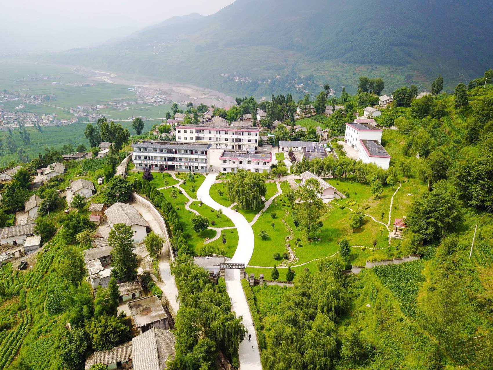 20余载青春岁月献给大凉山四川首位获评全国三八红旗手台胞张平宜愿做