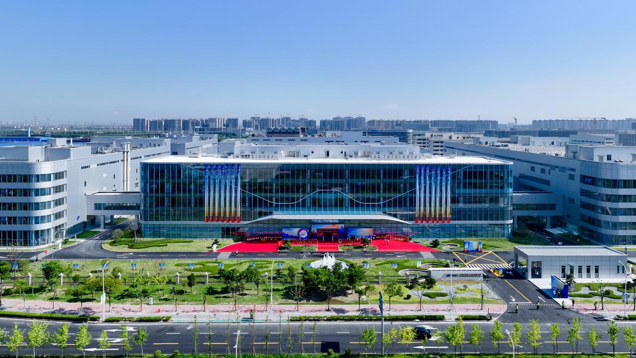 建筑与房屋的城市空拍图描述已自动生成