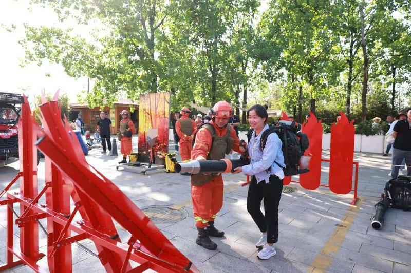 全省森林草原防灭火警示宣传月活动举行 三地开展“沉浸式”防火宣传