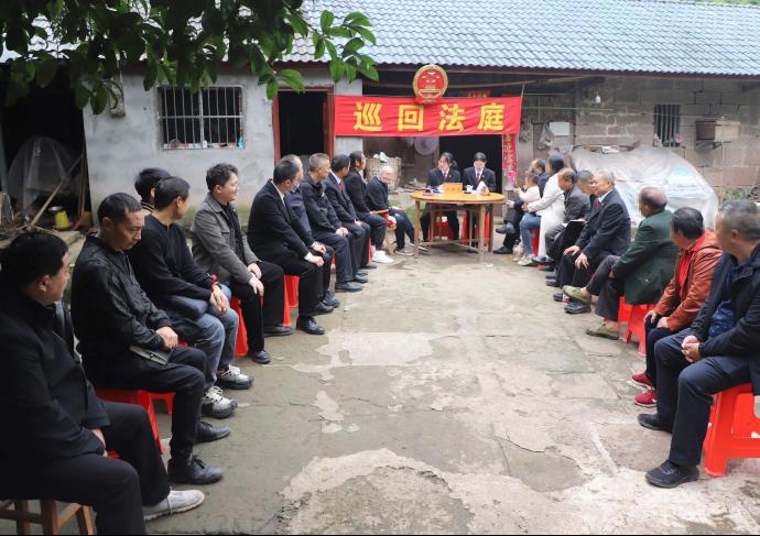 状告三个女儿的赵大爷终于等来了亲情 川渝两地法院联手化解一场赡养纠纷