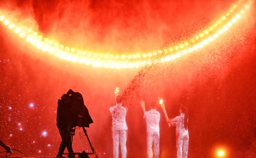 十五运会主火炬点燃