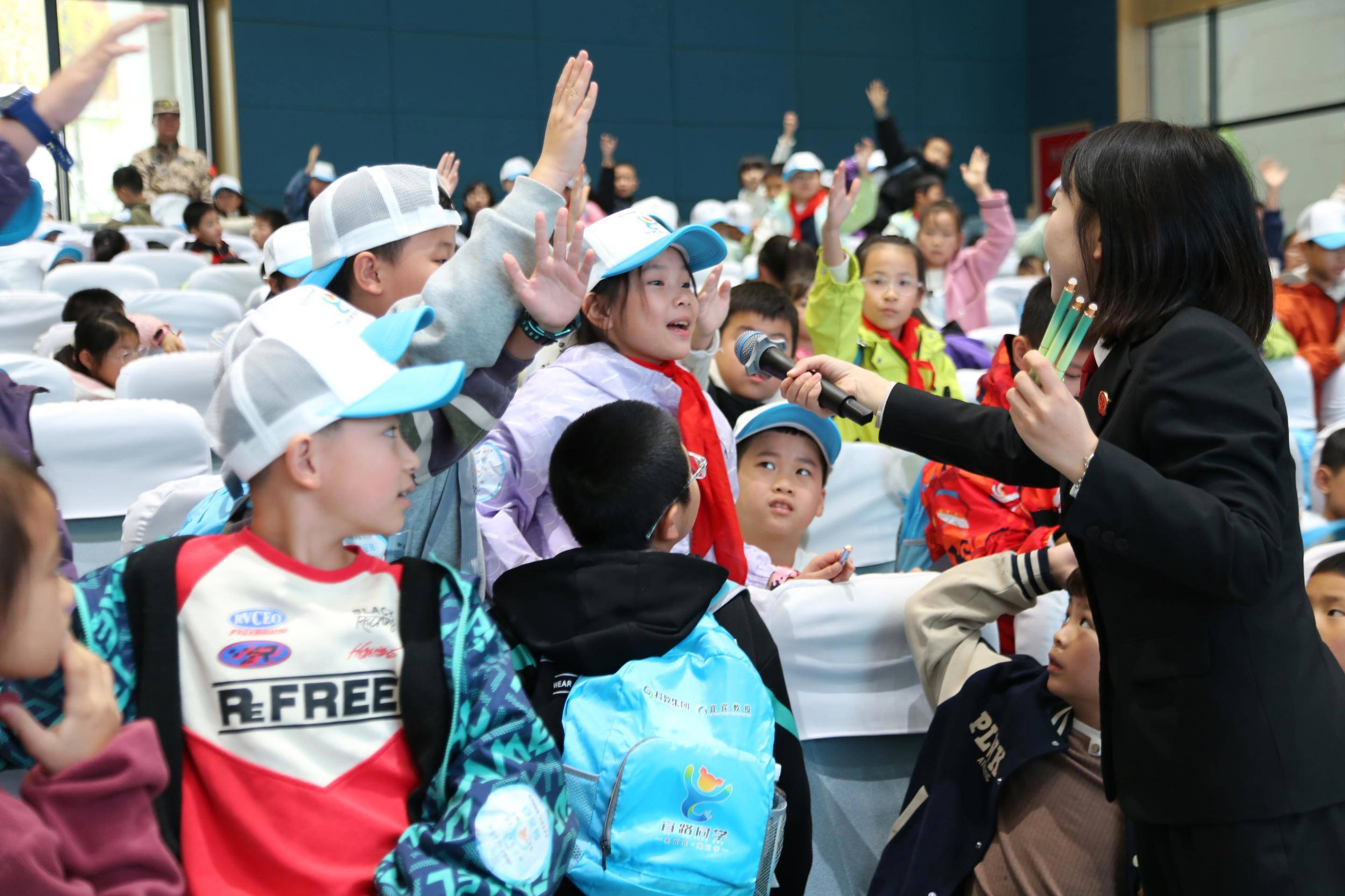 首个秋假 他们忙并快乐着……