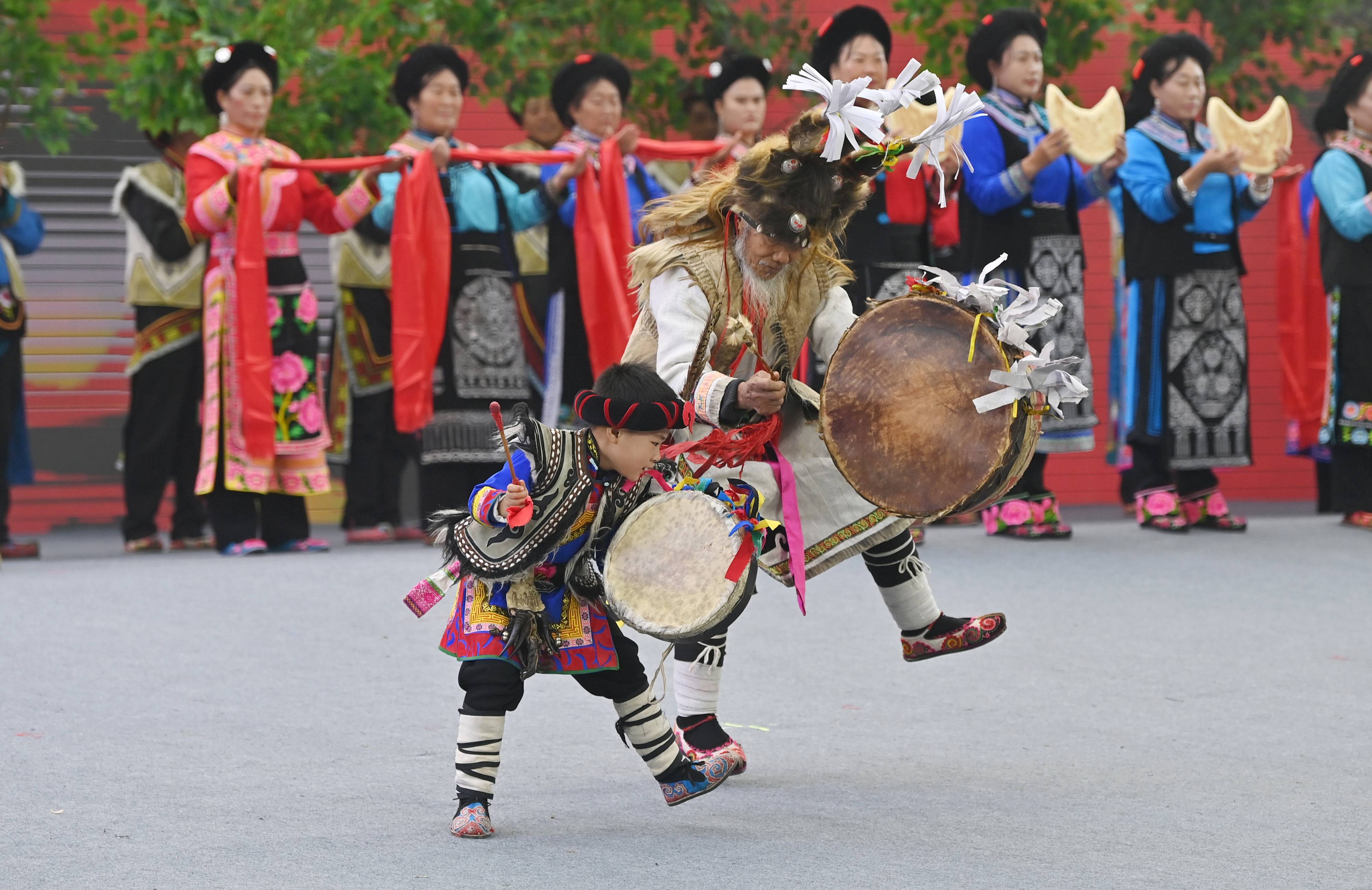 法治护航 平安羌年