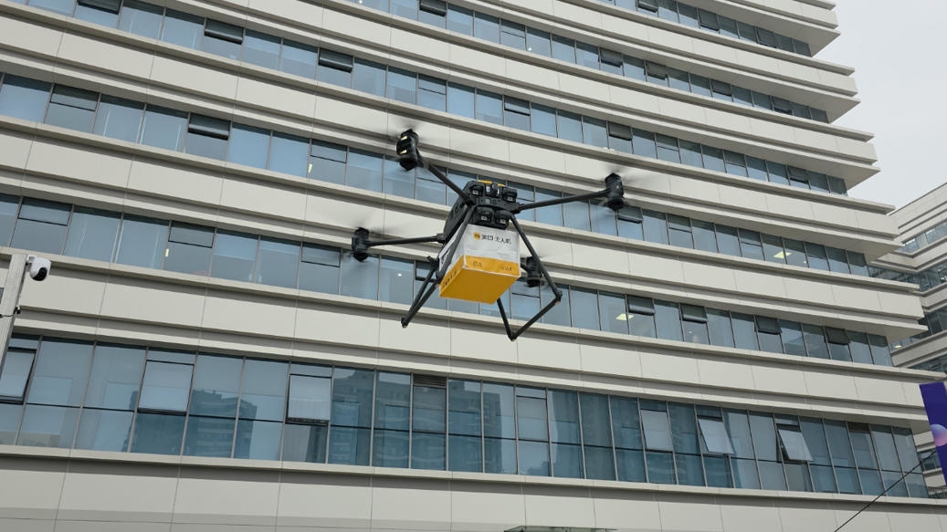 C视频丨单边仅需15分钟 成都首条高密度核心城区常态化低空无人机医疗航线开通